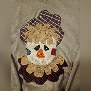 XL tan Sweatshirt w/ Scarecrow hand sewn on